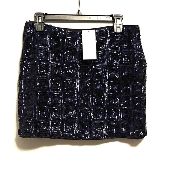 Square stitched sequin mini skirt - Picture 4 of 10